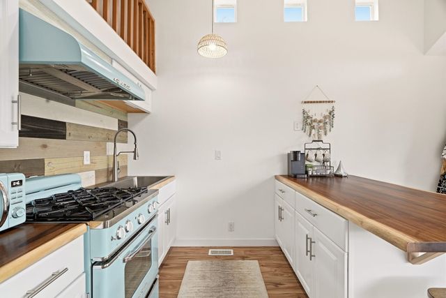 18617 W Williams Lake Rd, Cheney, WA 99004