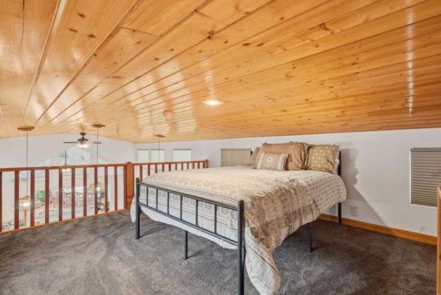 18617 W Williams Lake Rd, Cheney, WA 99004