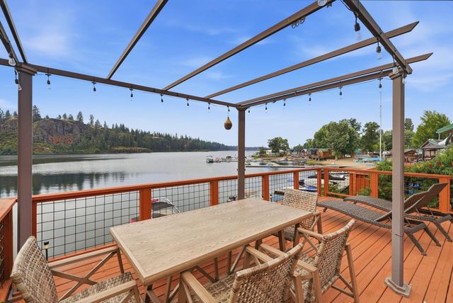 18617 W Williams Lake Rd, Cheney, WA 99004