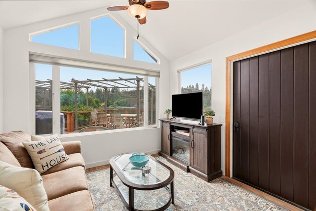 18617 W Williams Lake Rd, Cheney, WA 99004