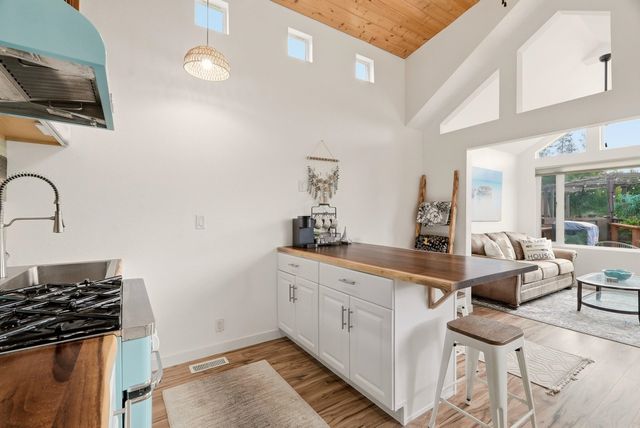 18617 W Williams Lake Rd, Cheney, WA 99004