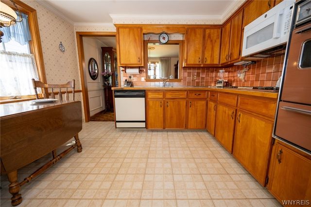 153 Fremont Avenue, West Seneca, NY 14224