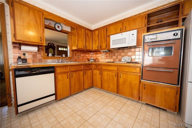 153 Fremont Avenue, West Seneca, NY 14224