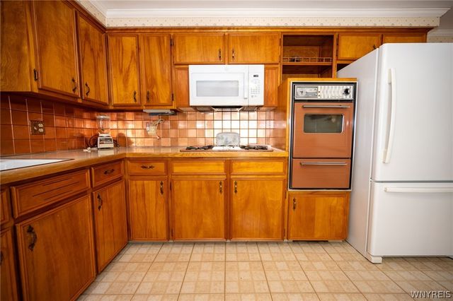 153 Fremont Avenue, West Seneca, NY 14224