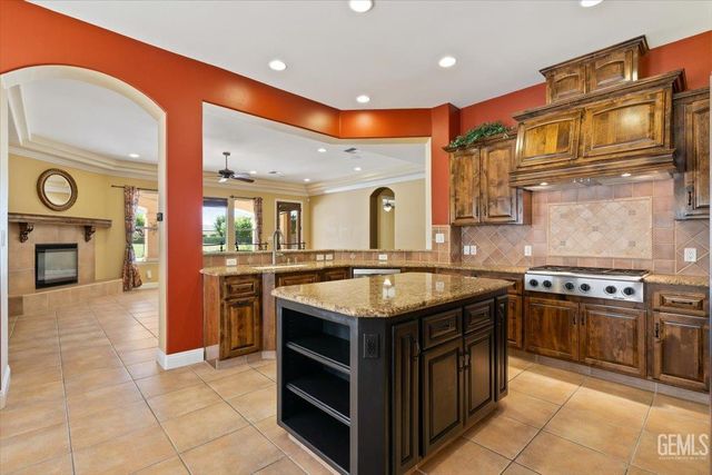 2404 Edingal Drive, Bakersfield, CA 93311