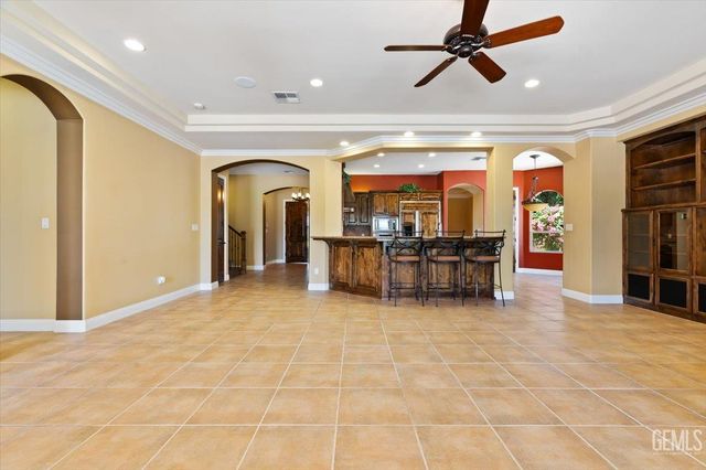 2404 Edingal Drive, Bakersfield, CA 93311