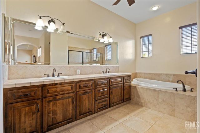 2404 Edingal Drive, Bakersfield, CA 93311