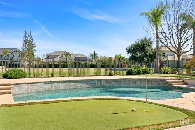 2404 Edingal Drive, Bakersfield, CA 93311