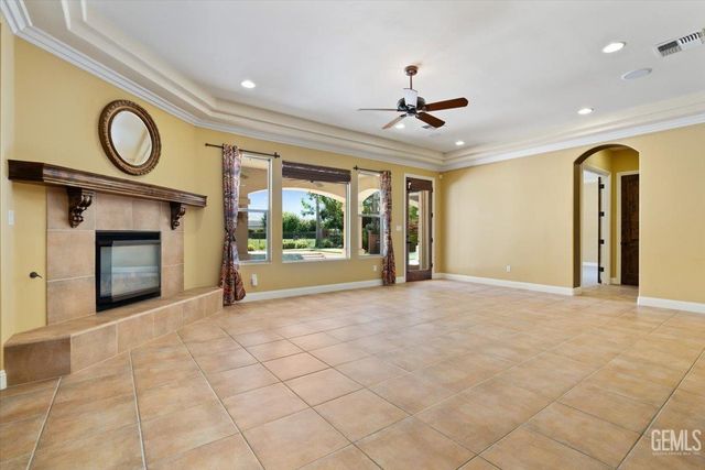 2404 Edingal Drive, Bakersfield, CA 93311