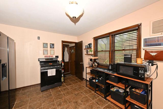 7308 W Congress STREET, Milwaukee, WI 53218