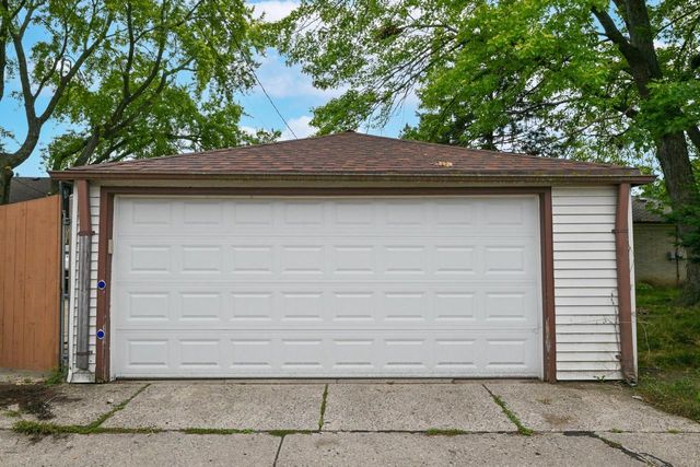7308 W Congress STREET, Milwaukee, WI 53218