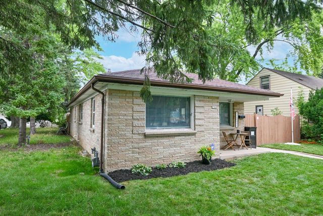 7308 W Congress STREET, Milwaukee, WI 53218