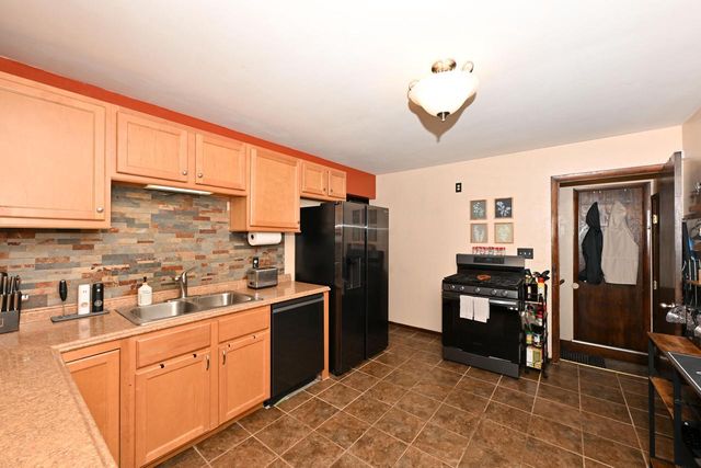 7308 W Congress STREET, Milwaukee, WI 53218