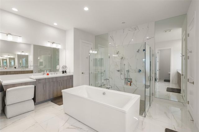 14820 Millstone Ranches Dr, Davie, FL 33331