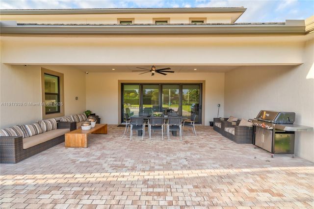 14820 Millstone Ranches Dr, Davie, FL 33331