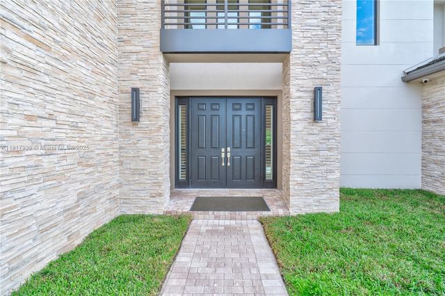 14820 Millstone Ranches Dr, Davie, FL 33331