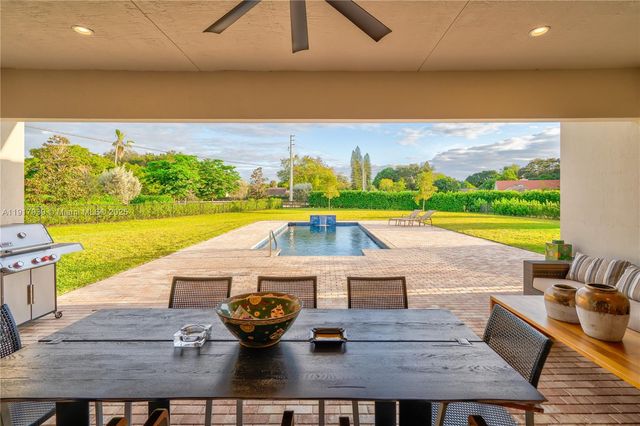 14820 Millstone Ranches Dr, Davie, FL 33331