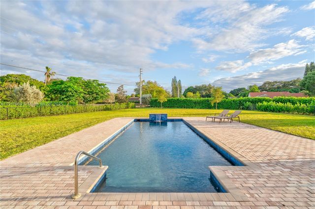 14820 Millstone Ranches Dr, Davie, FL 33331