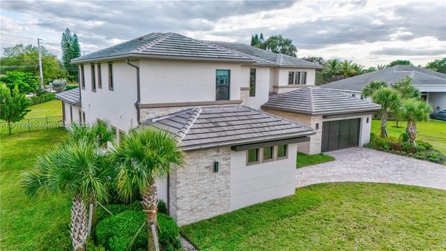14820 Millstone Ranches Dr, Davie, FL 33331