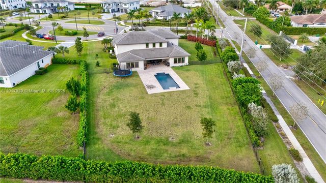 14820 Millstone Ranches Dr, Davie, FL 33331