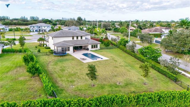 14820 Millstone Ranches Dr, Davie, FL 33331