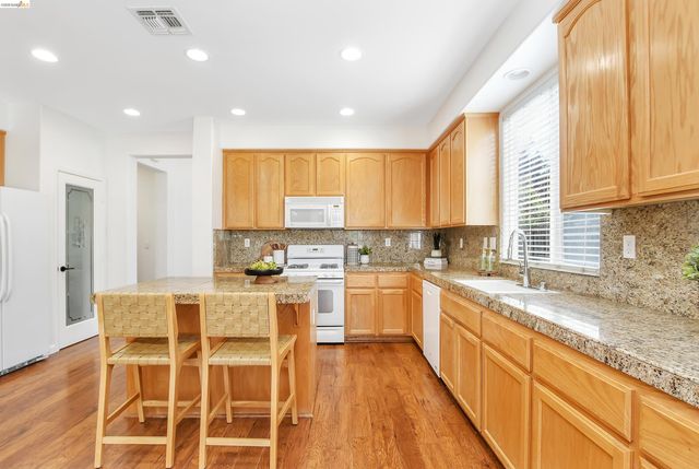 4681 Big Bear Rd, Oakley, CA 94561