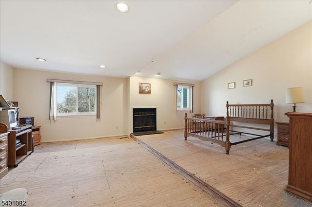 137 Castle Ridge Dr, East Hanover Twp., NJ 07936