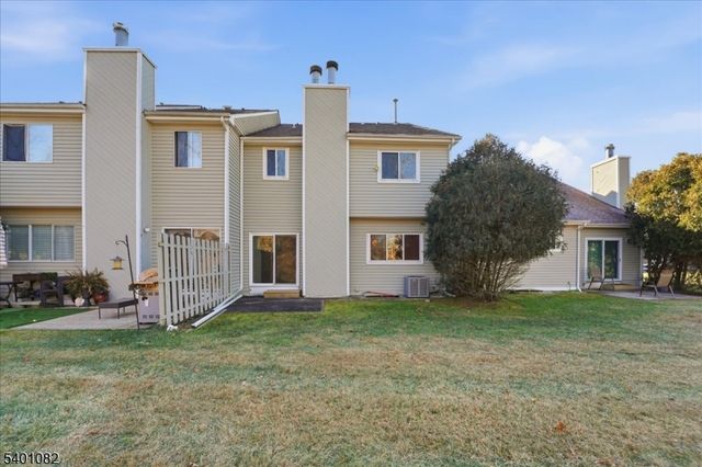 137 Castle Ridge Dr, East Hanover Twp., NJ 07936