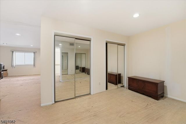 137 Castle Ridge Dr, East Hanover Twp., NJ 07936