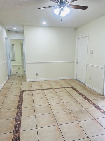 5318 Garden Hills Circle, West Palm Beach, FL 33415