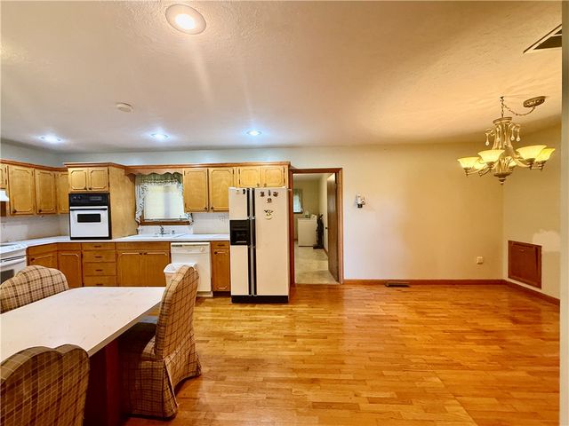 17351 Arkansas 37, Garfield, AR 72732