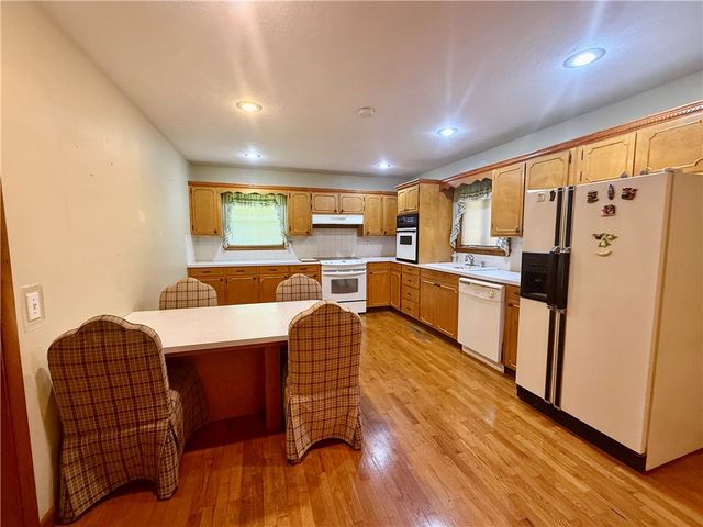 17351 Arkansas 37, Garfield, AR 72732