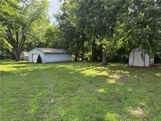 17351 Arkansas 37, Garfield, AR 72732