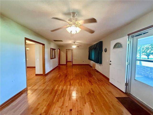 17351 Arkansas 37, Garfield, AR 72732
