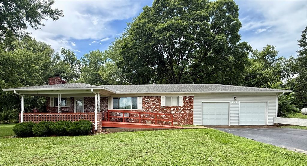 17351 Arkansas 37, Garfield, AR 72732