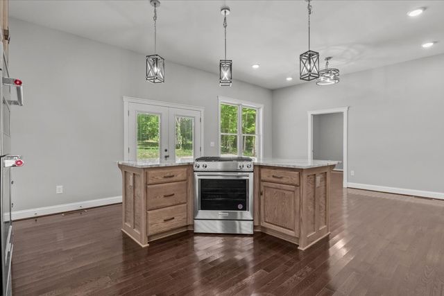 6130 Clydeton Rd, Waverly, TN 37185
