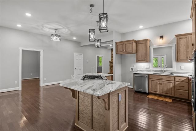 6130 Clydeton Rd, Waverly, TN 37185