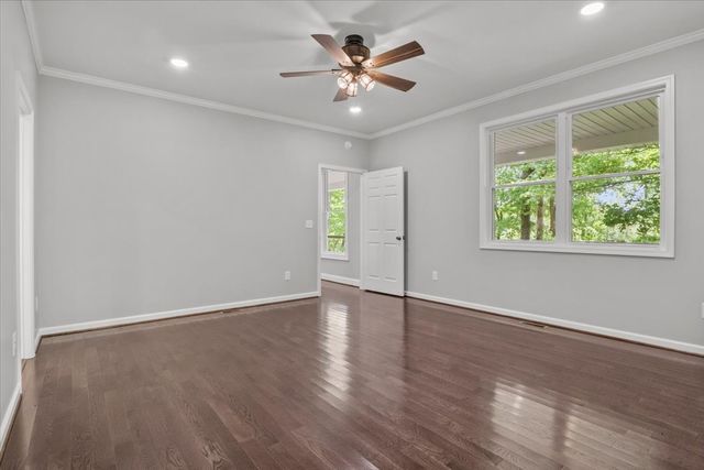 6130 Clydeton Rd, Waverly, TN 37185