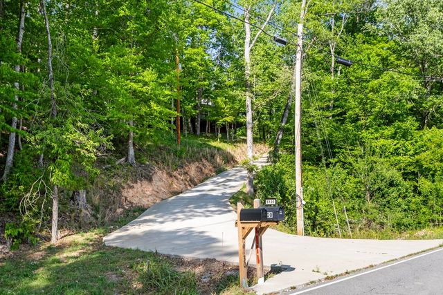 6130 Clydeton Rd, Waverly, TN 37185