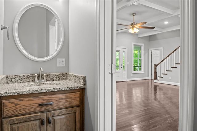 6130 Clydeton Rd, Waverly, TN 37185