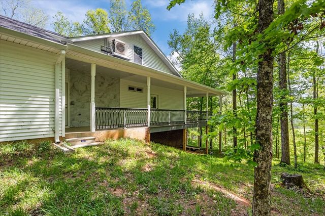 6130 Clydeton Rd, Waverly, TN 37185
