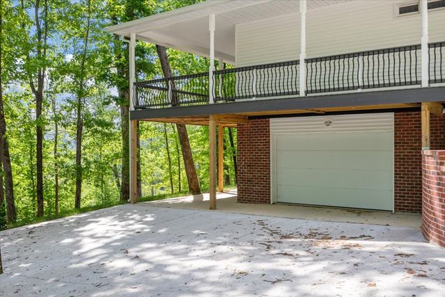 6130 Clydeton Rd, Waverly, TN 37185