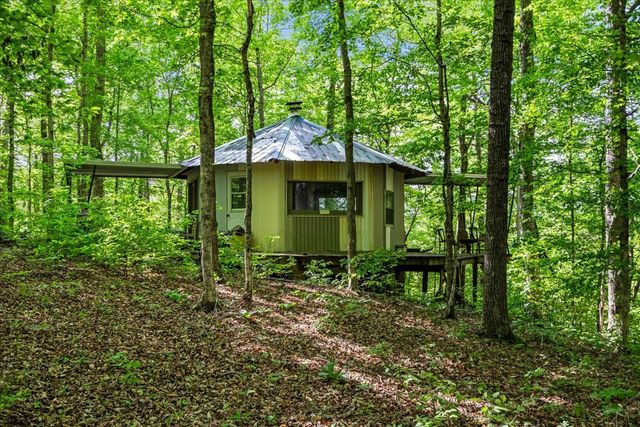 6130 Clydeton Rd, Waverly, TN 37185