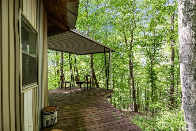 6130 Clydeton Rd, Waverly, TN 37185