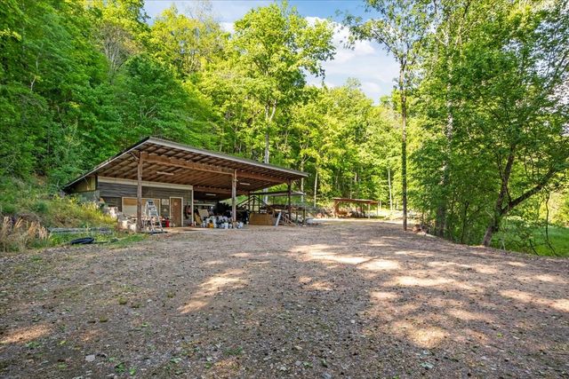 6130 Clydeton Rd, Waverly, TN 37185