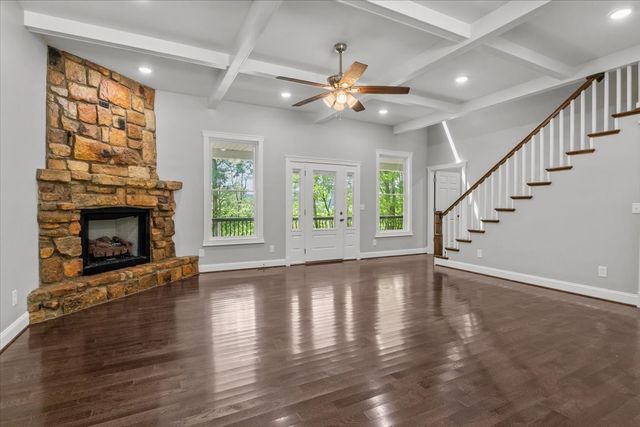 6130 Clydeton Rd, Waverly, TN 37185