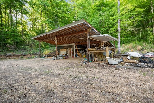 6130 Clydeton Rd, Waverly, TN 37185