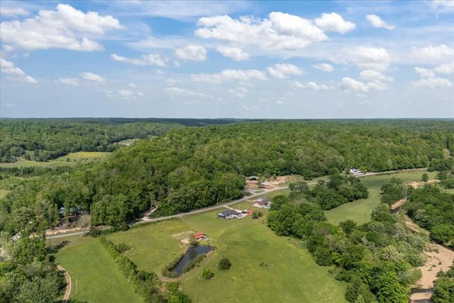6130 Clydeton Rd, Waverly, TN 37185