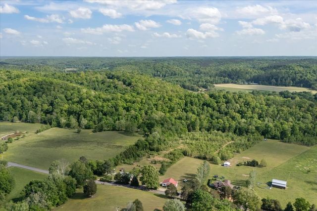 6130 Clydeton Rd, Waverly, TN 37185