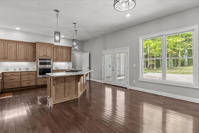 6130 Clydeton Rd, Waverly, TN 37185